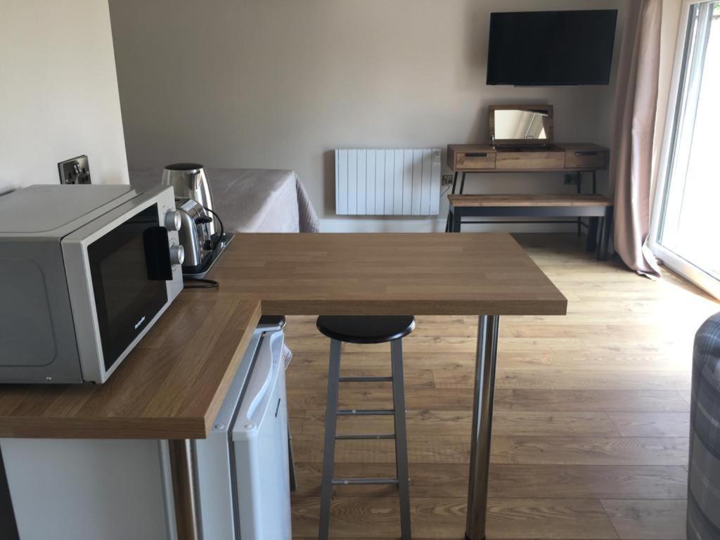 Bond End Road Annex Upton St Leonards - Ideal For Cheltenham Races Matson Bagian luar foto